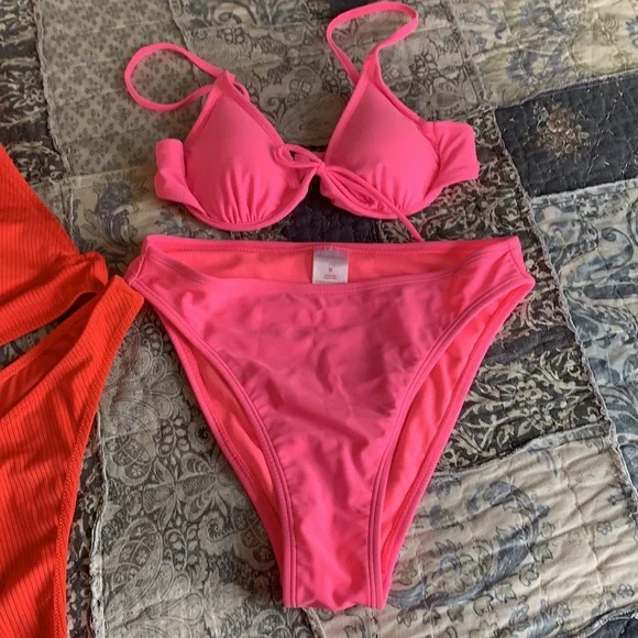 2 Bikini Bathing Suit. Excellent Condition - Picture 3 of 13